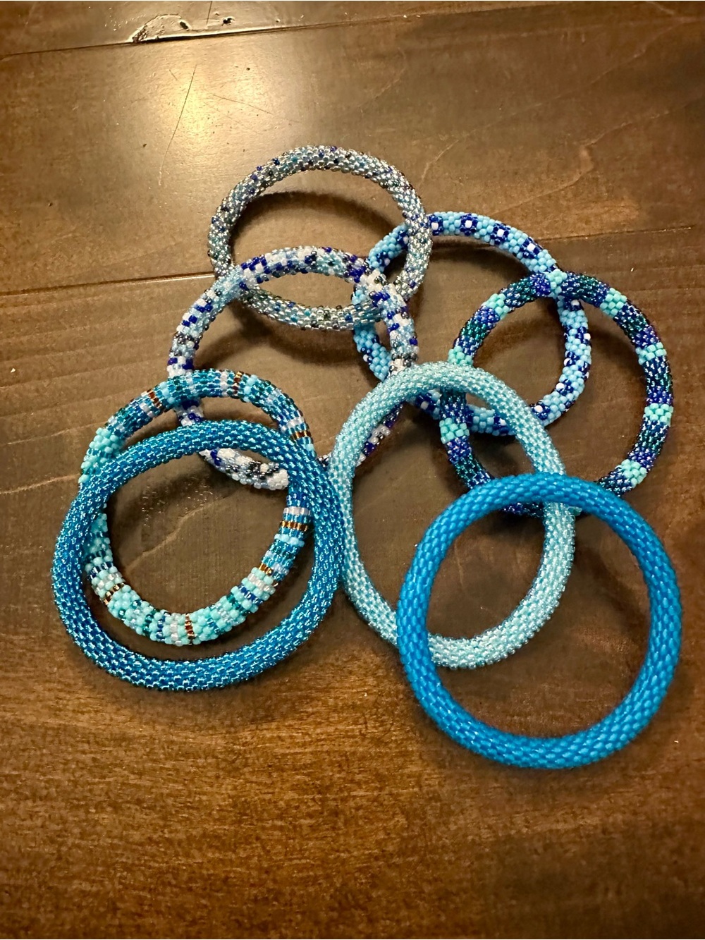 🌟 Sashka Co Set of 30 assorted color bracelets - Picture 2 of 8